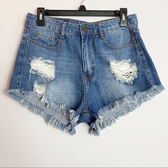 Machine Distressed Women’s Jean Shorts Size 30 - Picture 1 of 13